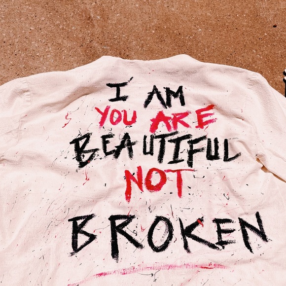 Beautiful Not Broken Linen faith Blazer-L - Picture 5 of 6